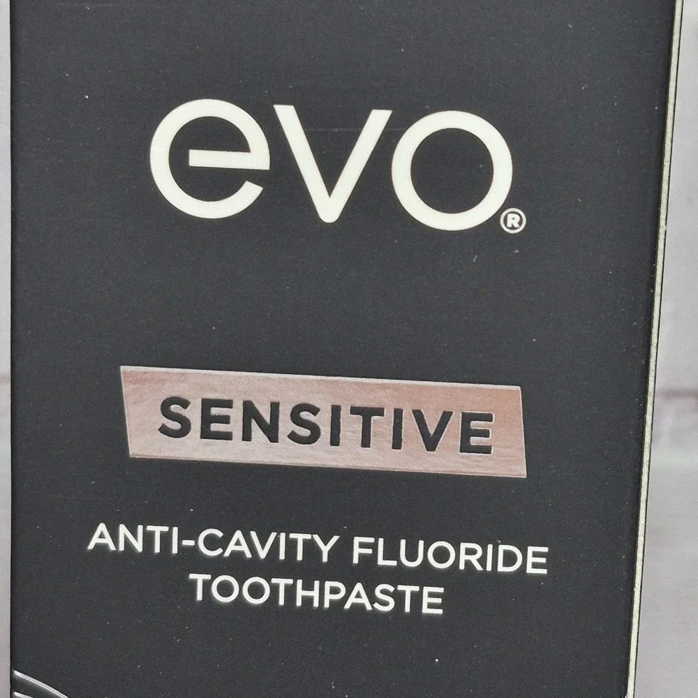 Evo Sensitive Anti-Cavity Fluoride Toothpaste Sweet Mint 3.5oz Lot of 3 Exp 2028